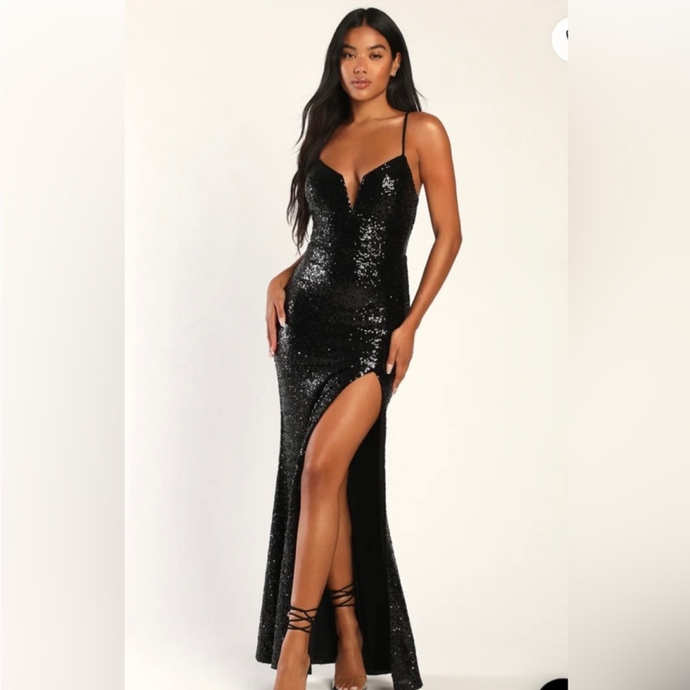 Size small lulus dress. Black and sparkly. Corset back